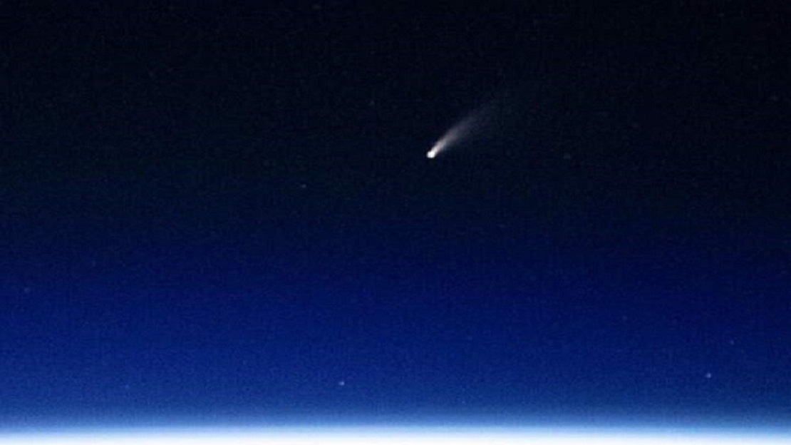 بروفيسور هارفارد يقدم أدلة جديدة: هل المذنب 3I/ATLAS مركبة فضائية اصطناعية؟