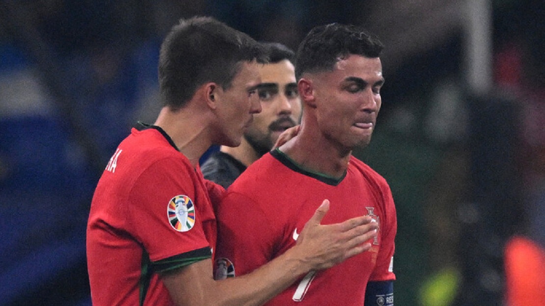 رونالدو يكشف سبب بكائه ويصدم جماهير البرتغال بقرار نهائي