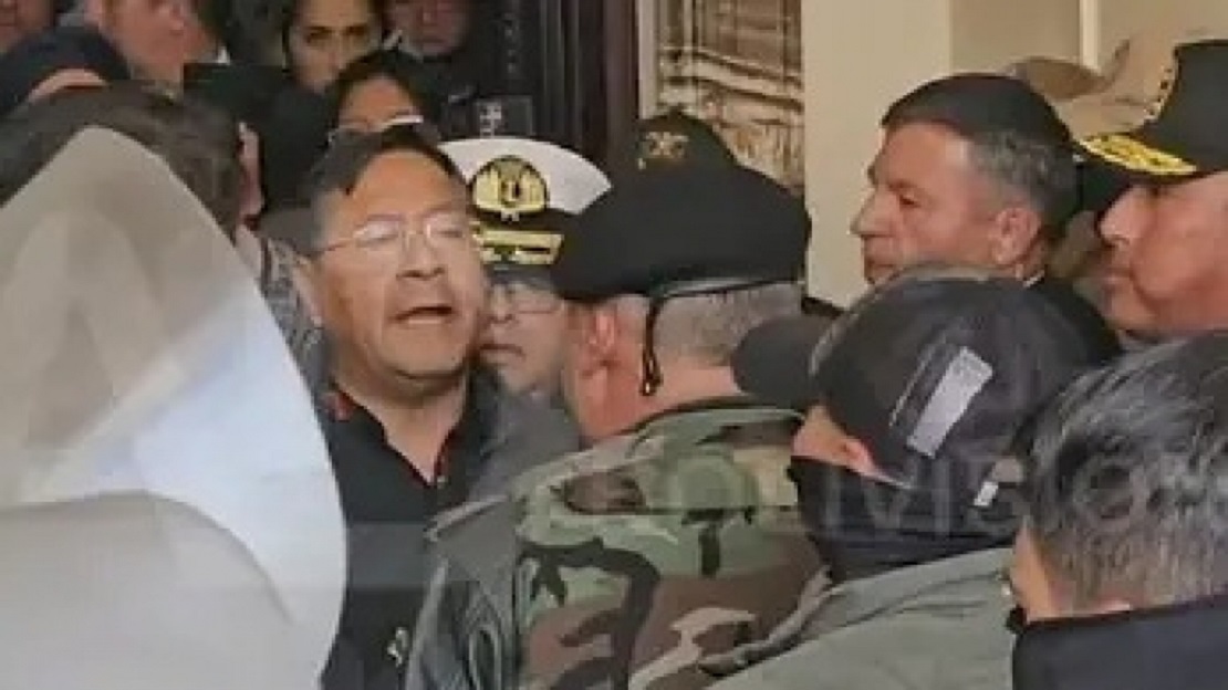 Video: The Bolivian army commander was arrested after the failed coup attempt