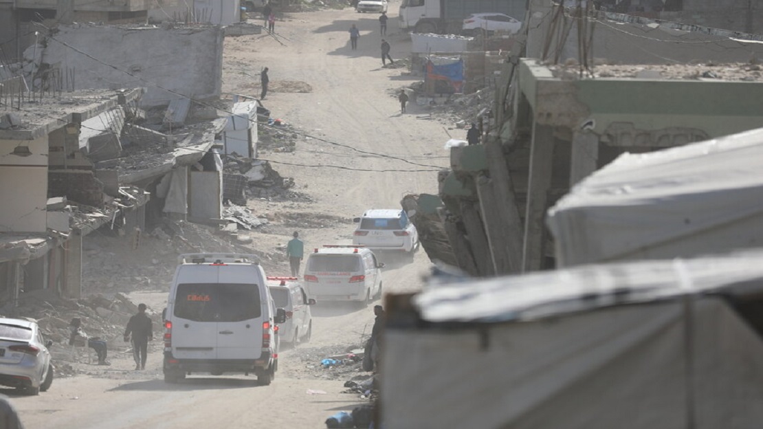 ميليشيات مدعومة إسرائيلياً تسيطر على معبر رفح وتذل العائدين إلى غزة