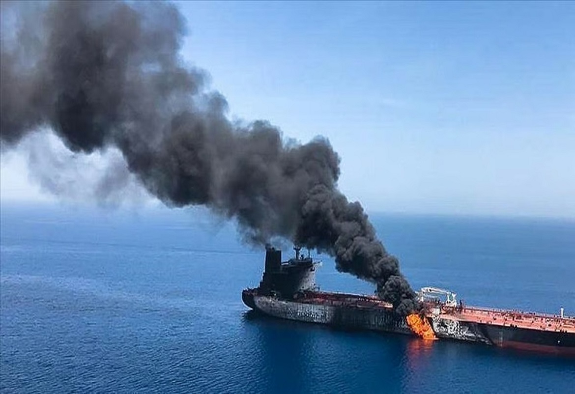 اندلاع حريق على متن السفينة الإسرائيلية المستهدفة التي تحمل علم ليبيريا