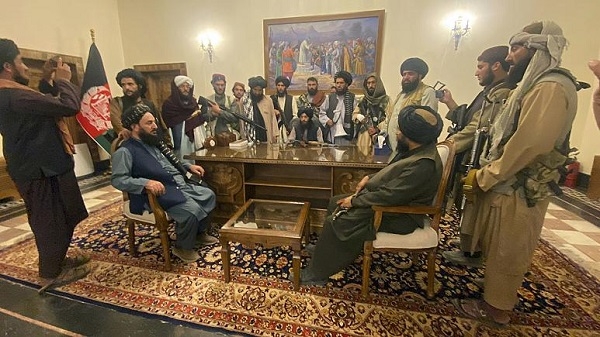 مواقف دولية تتجه نحو تأييد وصول  حركة طالبان للحكم في أفغانستان
