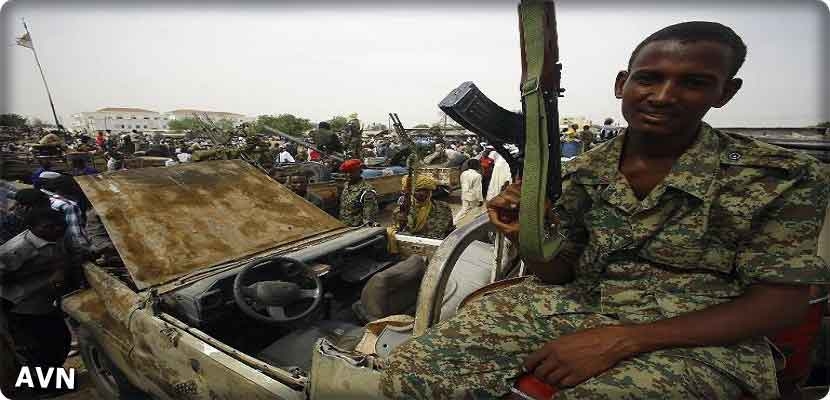 مقاتل من قوات التدخل السريع السودانية على متن عربة في نيالا جنوب دارفور