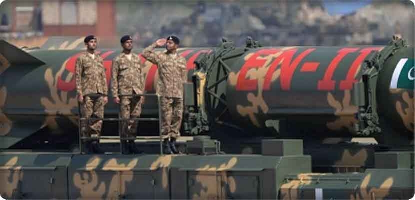 دخلت باكستان والهند في ثلاث حروب منذ الاستقلال عن بريطانيا عام1947، وتطور الدولتان معا صواريخ منذ أن أجريتا تجارب نووية في مايو 1998.
