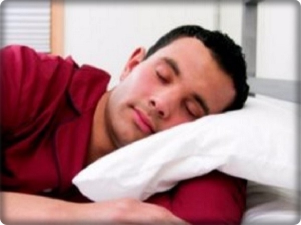 استنتج العلماء أن الأشخاص الذين ينامون في النهار، أو يغفون أكثر من تسع ساعات في الليل معرّضون للإصابة بجلطة دماغية.