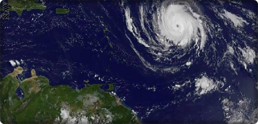 في الولايات المتحدة اعلن حاكم فلوريدا ريك سكوت حلة الطوارئ في سائر انحاء الولاية من اجل الاستعداد للاعصار المتوقع وصوله قرابة نهاية الاسبوع