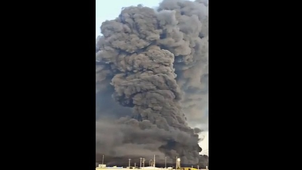 حريق في مصنع للكيماويات، في مدينة قم الإيرانية