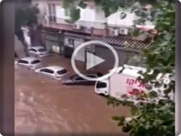 فيديو لشوارع تل أبيب وهي غارقة في مياه الأمطار