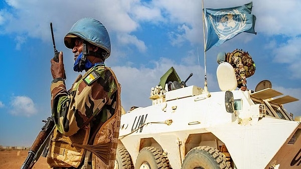 يأتي خروج قوة مينوسما من بير بعد أن أعلن الجيش المالي مقتل ستة جنود ومقتل 24 مقاتلاً من "الجماعات الإرهابية المسلحة" في اشتباكاتٍ 