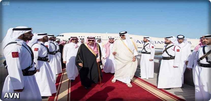 الملك السعودي سلمان في قطر برفقة الامير تميم