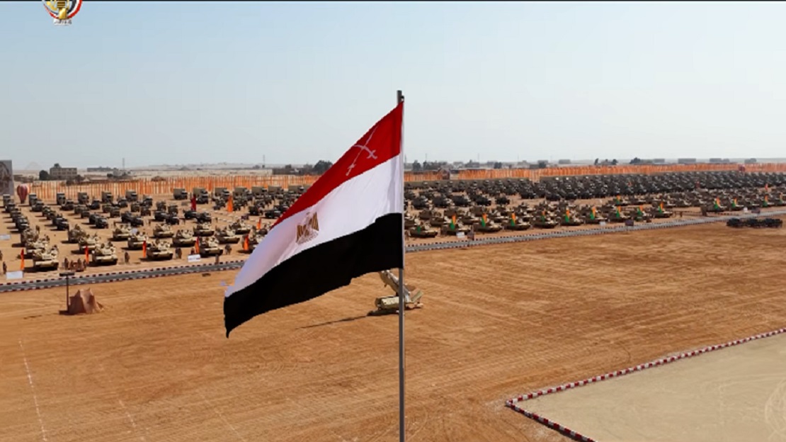 مصر توجه قادتها العسكريين: الحفاظ على أعلى درجات الاستعداد القتالي وسط تصاعد التهديدات الإقليمية