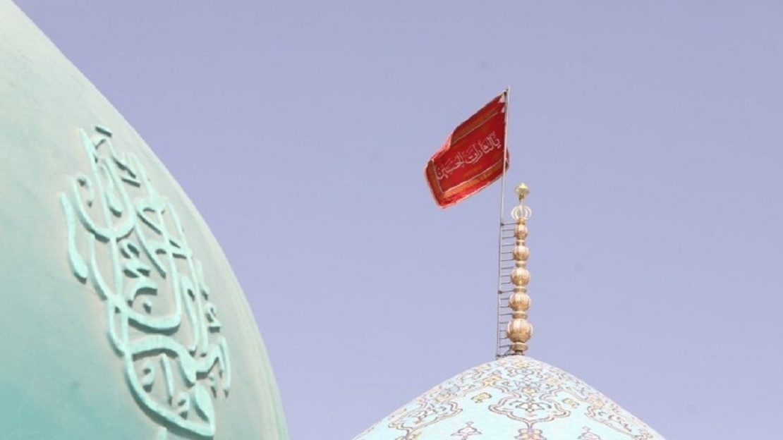 علم الثأر يرفرف فوق جمكران: غضب شعبي إيراني يطالب بالانتقام من إسرائيل