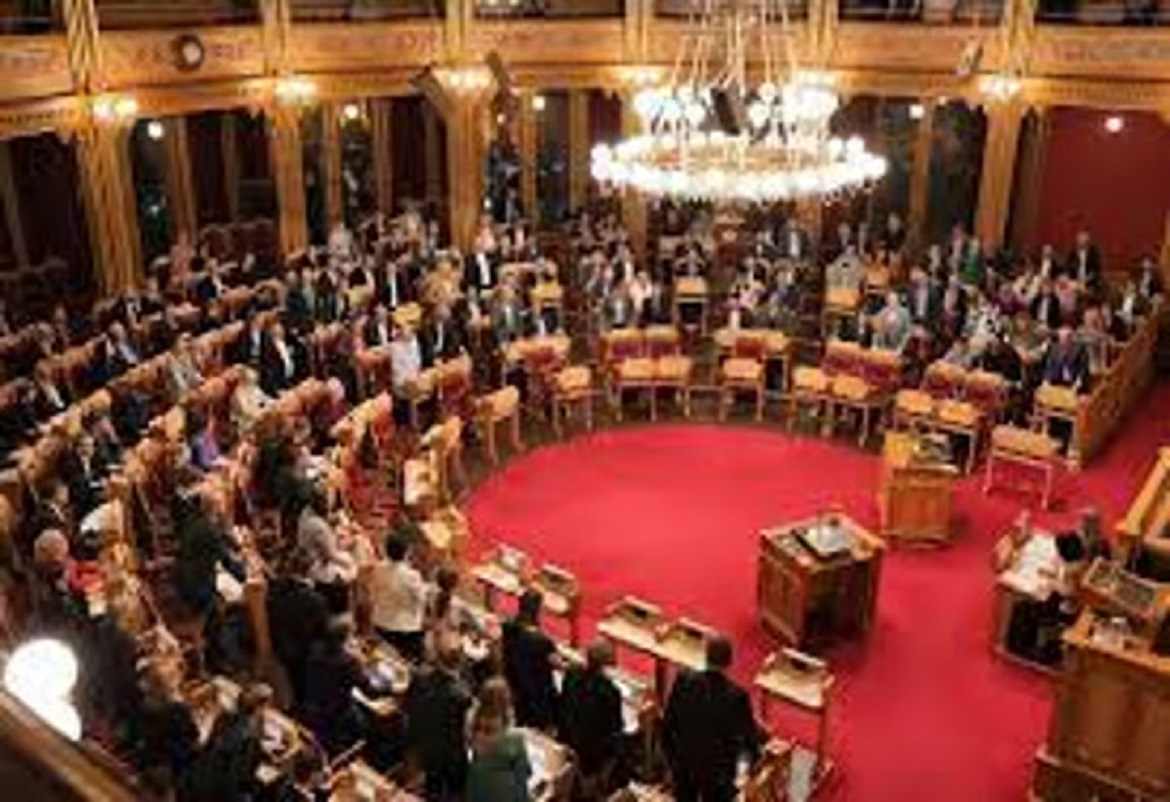 البرلمان النرويجي يتبنّى مقترحًا يطالب الحكومة بالاعتراف بدولة فلسطين