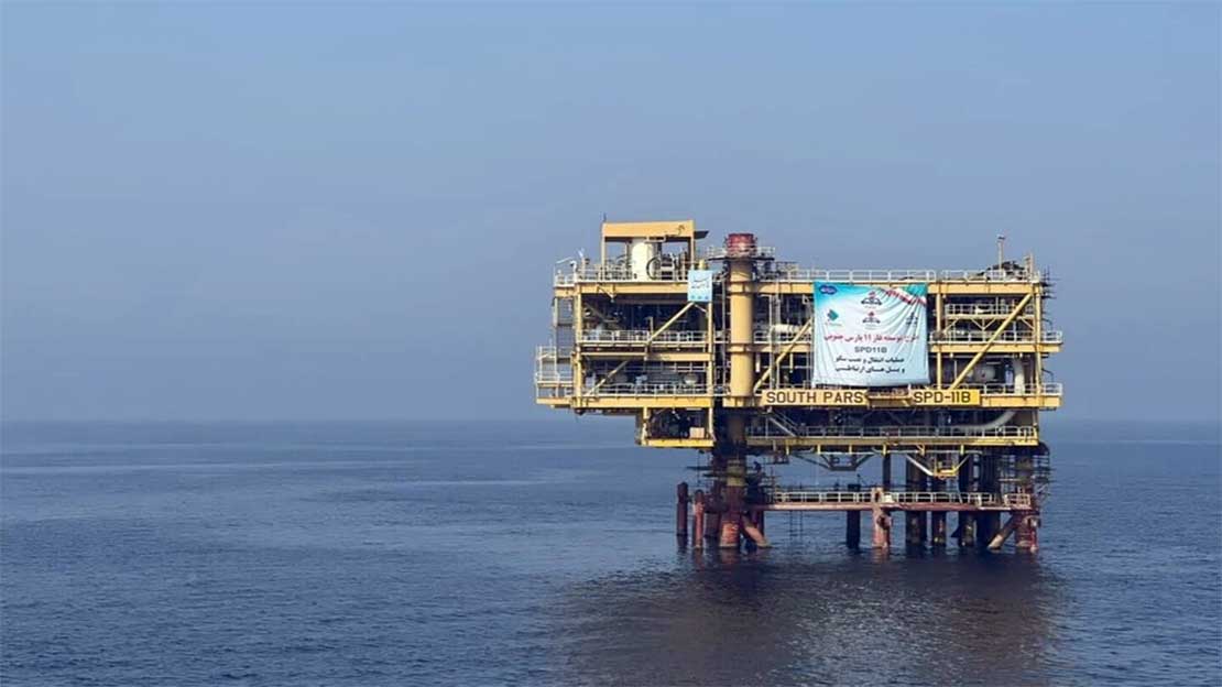 ضربة مشتركة أمريكية إسرائيلية تستهدف قلب إيران الغازي.. حرائق هائلة في 