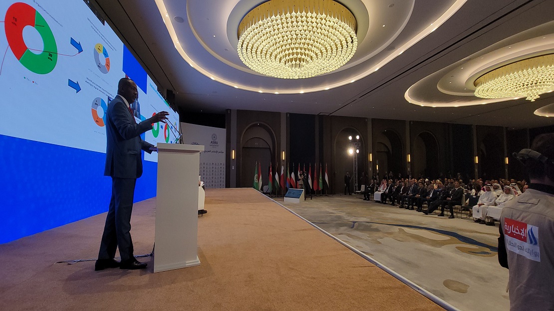 الدكتور مصطفى المهدي يعرض مبادرة الإنذارات المبكرة للجميع في مؤتمر الإعلام العربي الرابع ببغداد