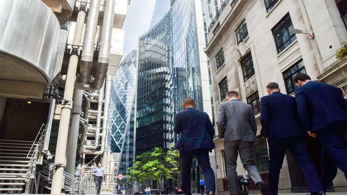 حرب إيران تُهدد بفقدان أكثر من 100 ألف وظيفة بريطانية