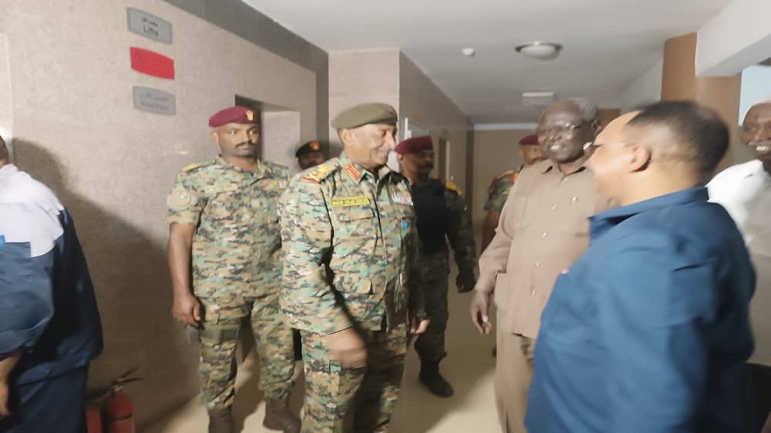 البرهان يتفقد الوزارات في الخرطوم: رسالة قوية بعودة الدولة واستعادة الاستقرار