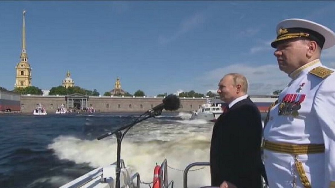 In the presence of Putin.. The main parade of the Russian Navy begins in St. Petersburg