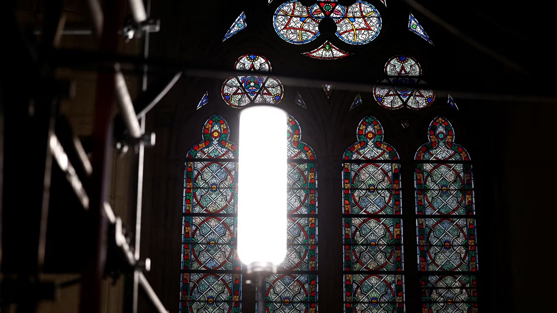  Notre-Dame : Buren, Di Rosa, Pei-Ming parmi la centaine de candidats en lice pour créer les nouveaux vitraux contemporains de la cathédrale 