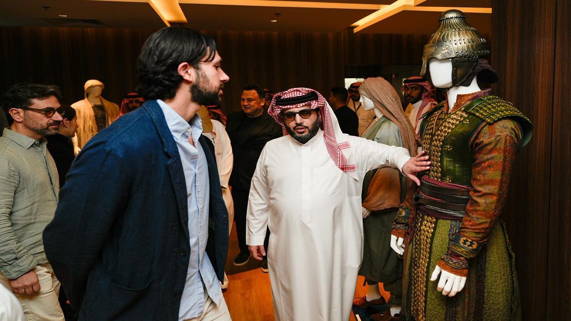 تركي آل الشيخ يتفقد «خالد بن الوليد».. أضخم فيلم تاريخي عربي ينطلق من استديوهات الرياض
