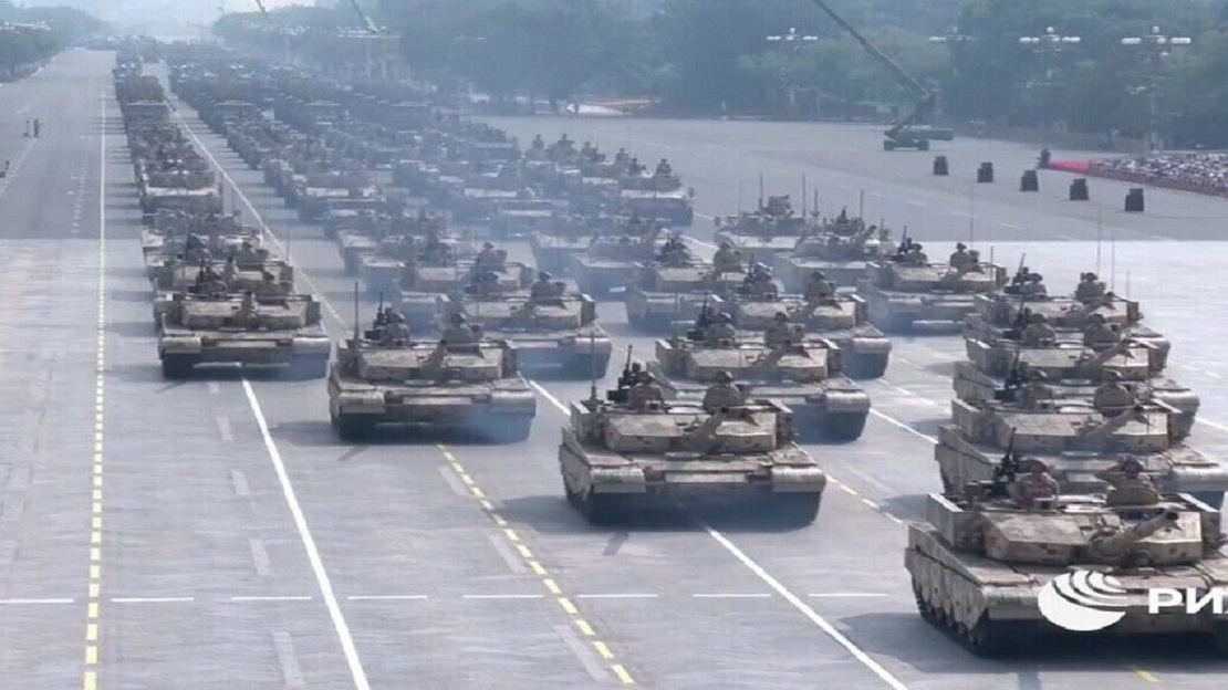 لواء هجومي صيني جديد: دبابات Type 100 تُعزز القوة البرية في عرض بكين العسكري